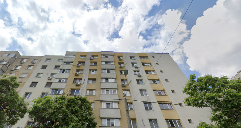 Chisinau, Basarabia, Arena Nationala, 15 min. metrou Costin Georgian